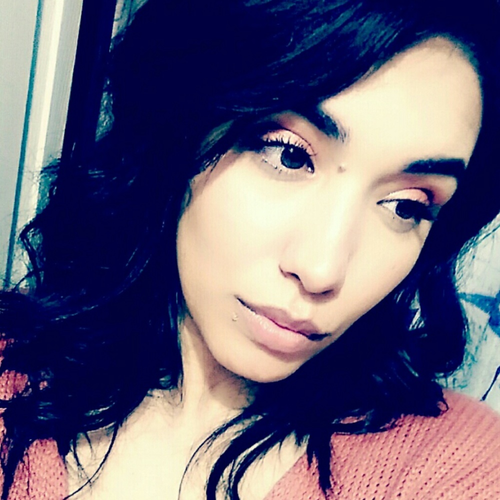 Meet your Posher, Carla